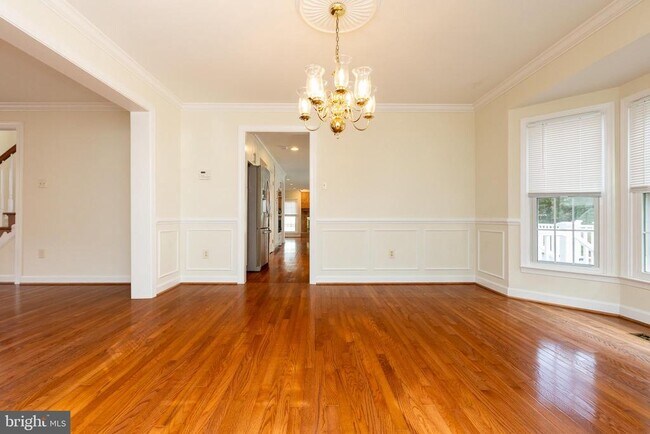 Building Photo - 14209 Floral Park Dr
