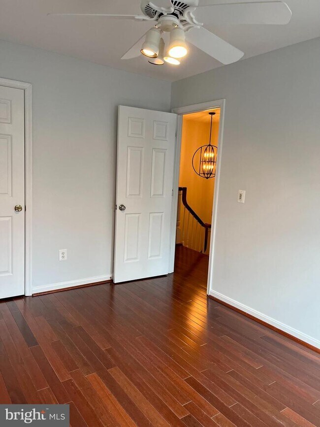 Building Photo - 518 Francis Nicholson Way