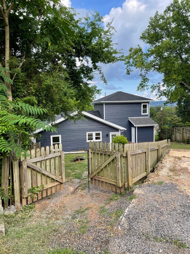 Building Photo - 1110 Mississippi Ave