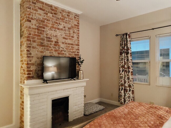 Building Photo - 1812 Carrollton Ave