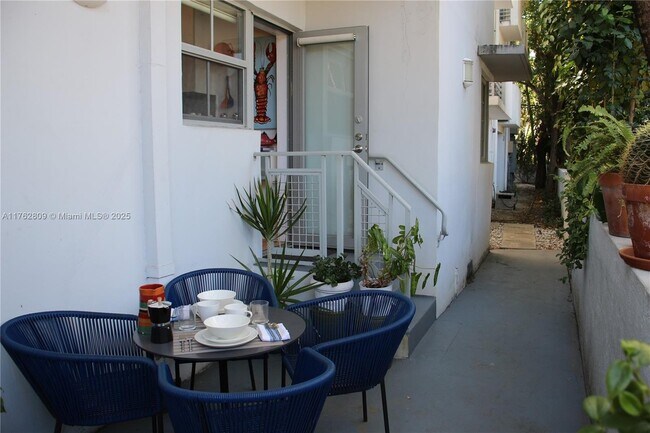 Building Photo - 1600 Michigan Ave