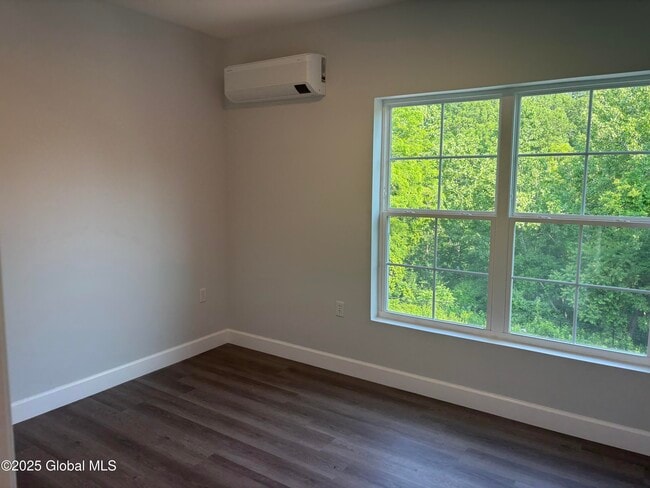 Building Photo - 491 Campbell Ave