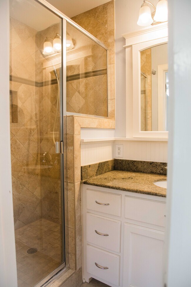 Building Photo - 10129 Solta Dr