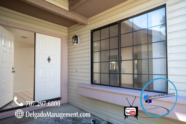 Building Photo - Glen Cove! Newly remodeled three bedroom, two and half bathrooms available now