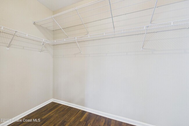Building Photo - 551 Loxley Ct
