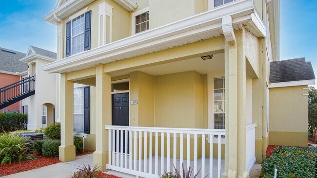 Building Photo - 9037 Lee Vista Blvd