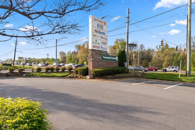 Building Photo - 7812 Hanover Pkwy