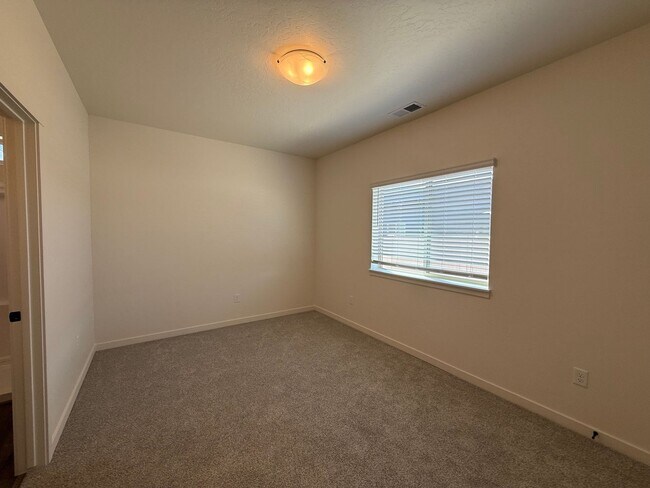 Building Photo - 3138 Platte River Dr