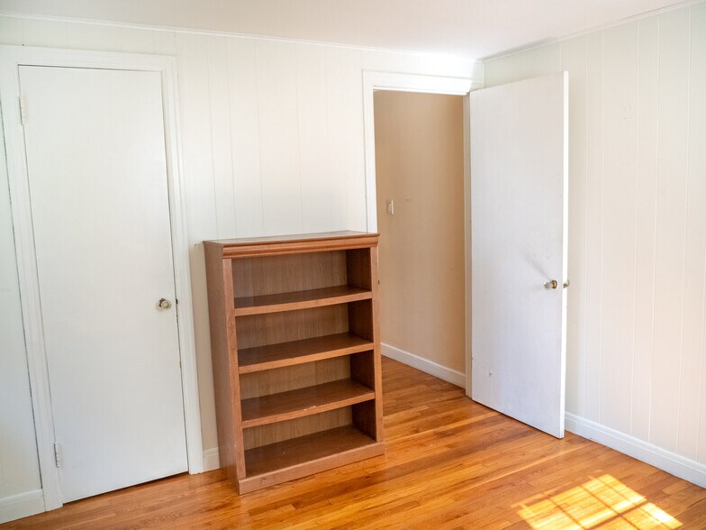 First floor bedroom 2 - 225 Cooper St