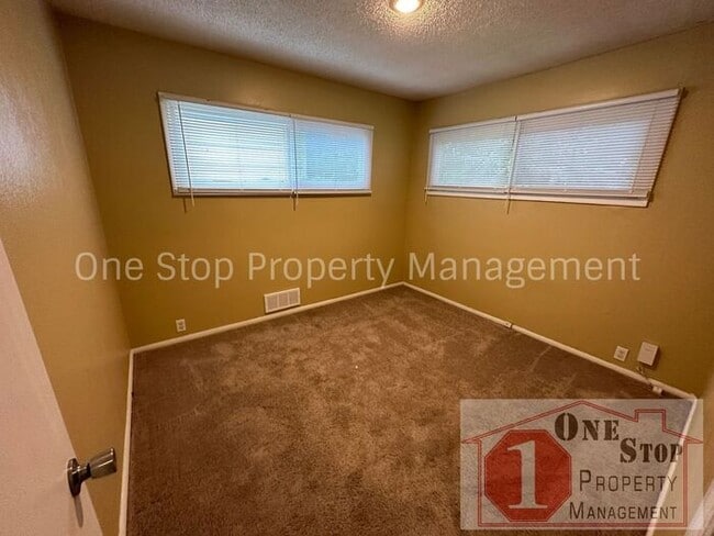 Building Photo - Adorable 3 Bedroom Home in Kansas City!!