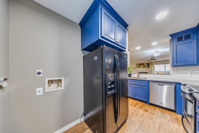 Building Photo - 18800 Egret Bay Blvd