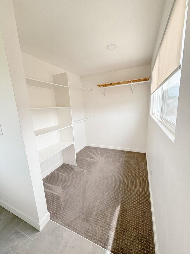Building Photo - 1108 500 N