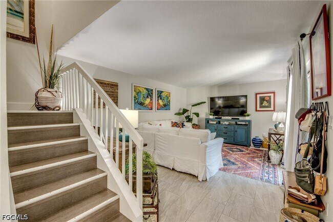 Building Photo - 5213 Cedarbend Dr