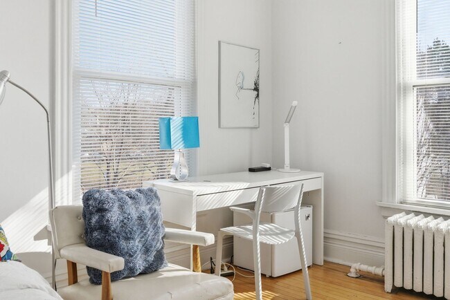 Building Photo - 2001 Orrington Ave