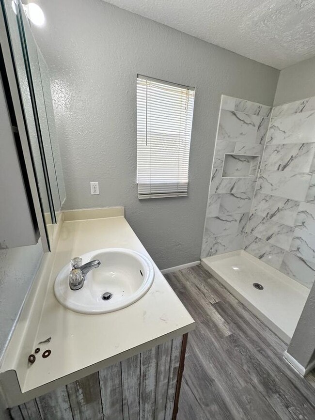 Building Photo - **For Sale** Images Circle Unit 207