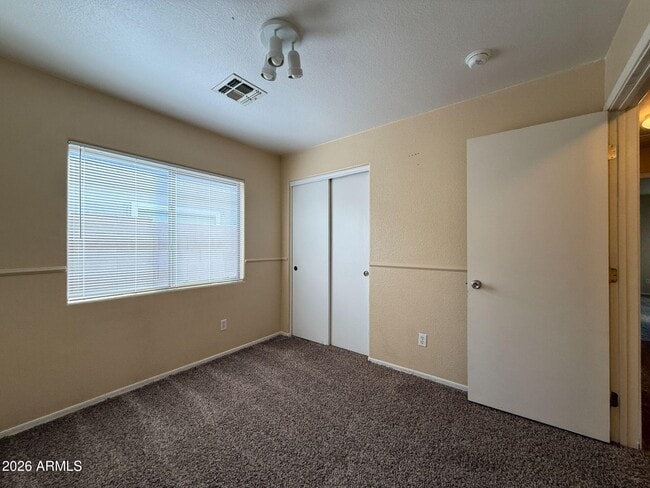 Building Photo - 13601 N 129th Dr