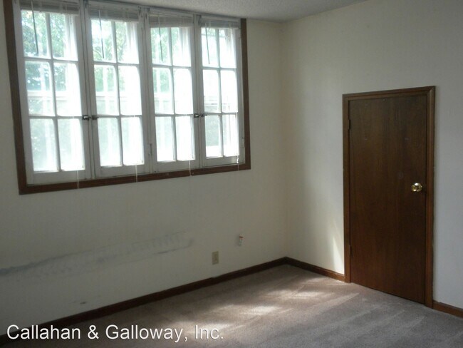 Building Photo - 1410 University Ave