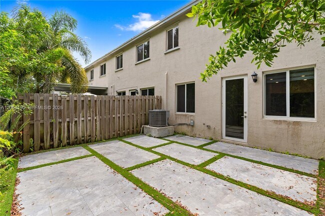 Building Photo - 1385 NW 208th Terrace