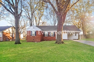 Building Photo - 3082 Robbiedon St