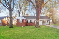 Building Photo - 3082 Robbiedon St