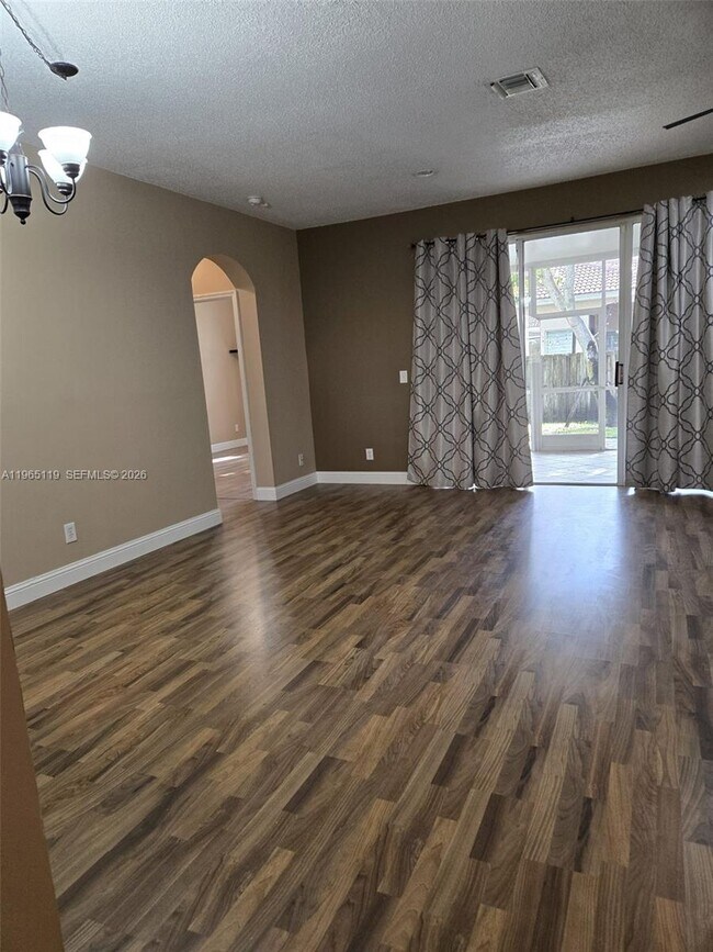 Building Photo - 821 NW 130th Ave