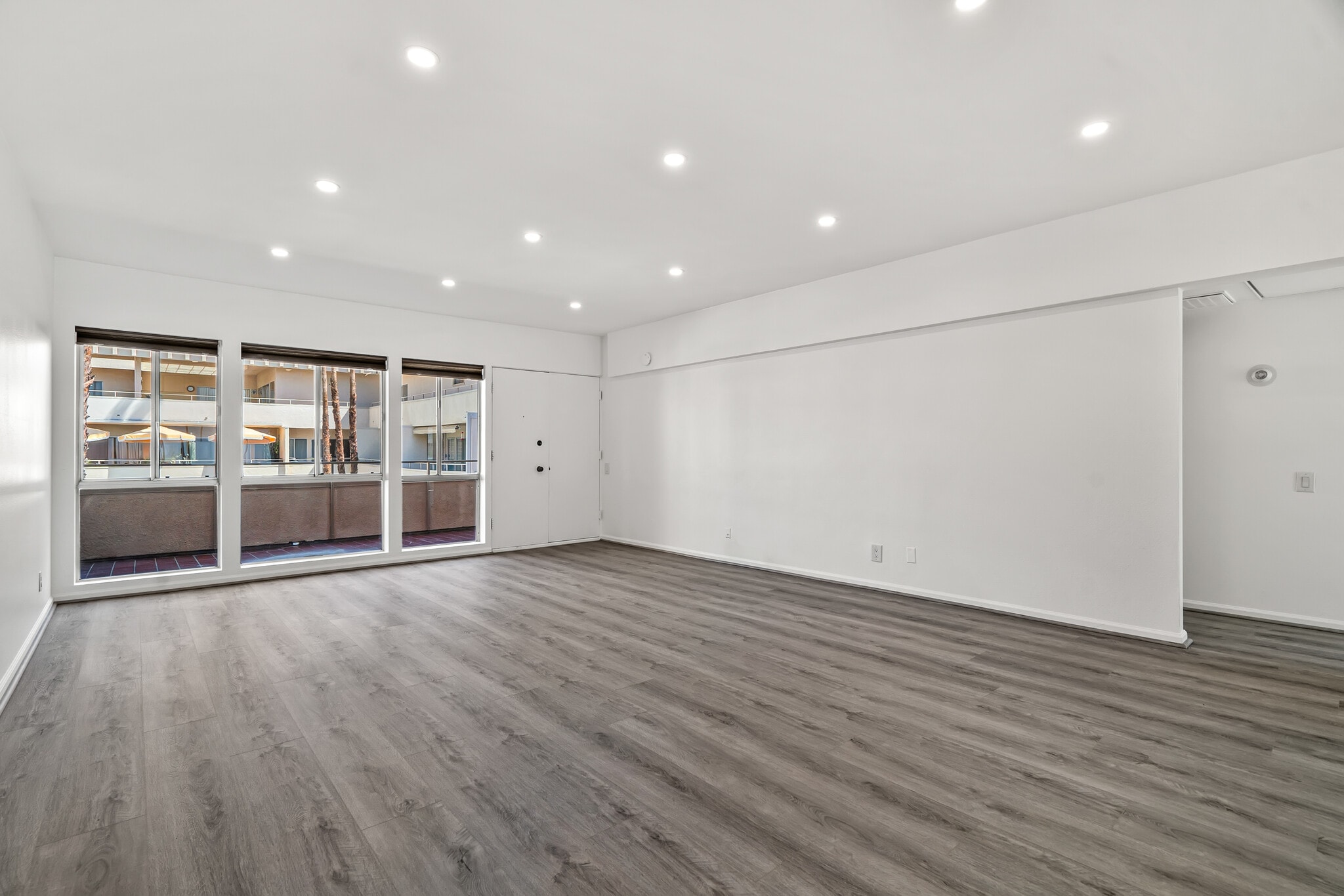 Building Photo - 277 E Alejo Rd
