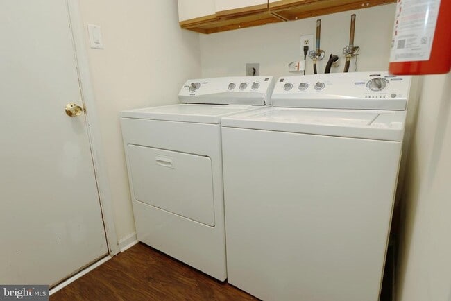 Building Photo - 72 5 Crown Royal Cir