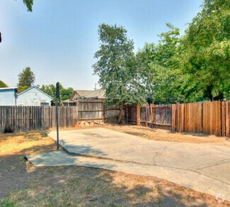 Building Photo - 671 Santiago Ave