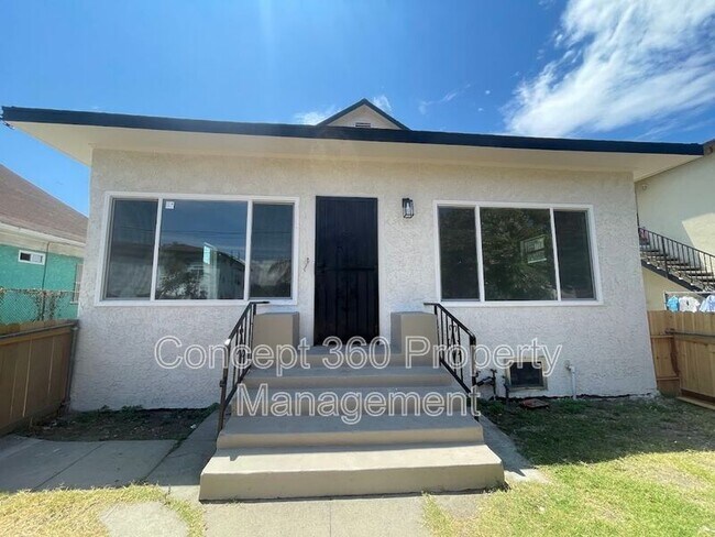 Building Photo - 940 E 43rd Pl