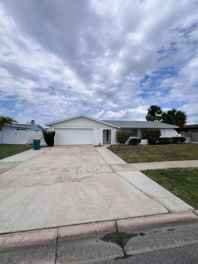 Building Photo - 350 Orion Ct