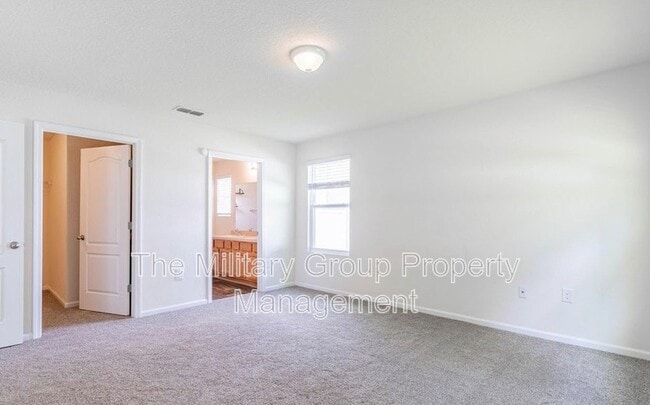 Building Photo - 6914 Sandle Dr