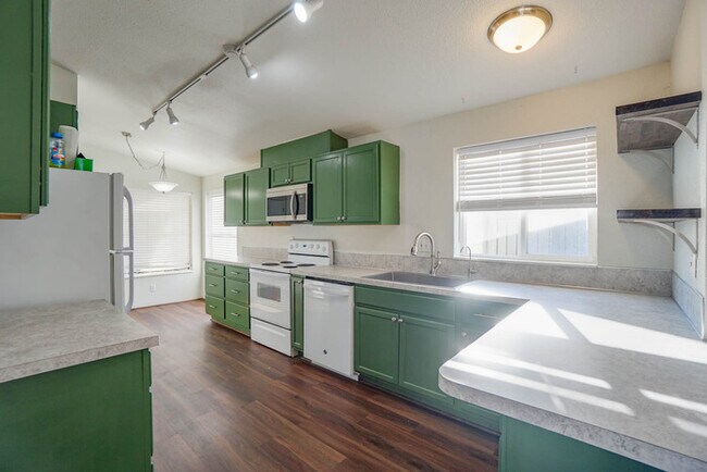 Building Photo - TWO BEDROOM MANUFACTURED HOME IN EAST COUNTY