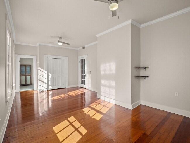 Building Photo - Enchanting 4-bedroom, 3-bathroom historica...
