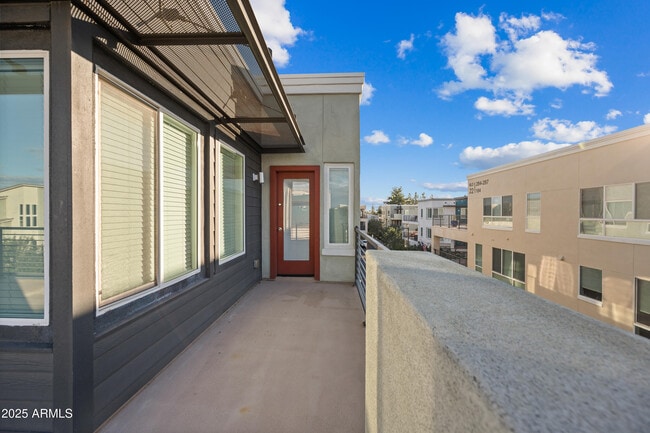 Building Photo - 1250 Abbey Ln