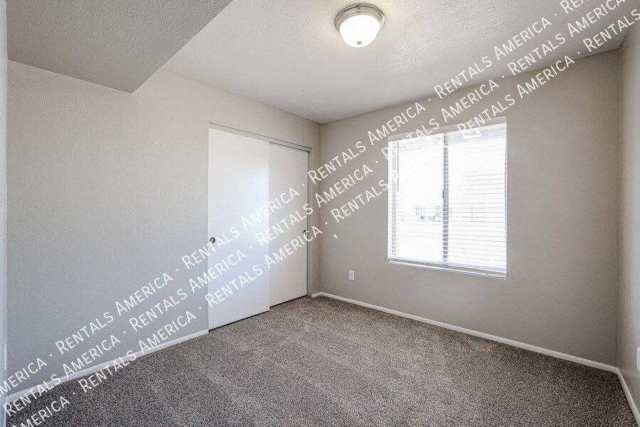 Building Photo - 1453 W Tonopah Dr