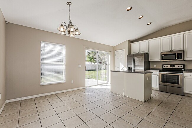 Building Photo - 2126 Hunters Greene Dr