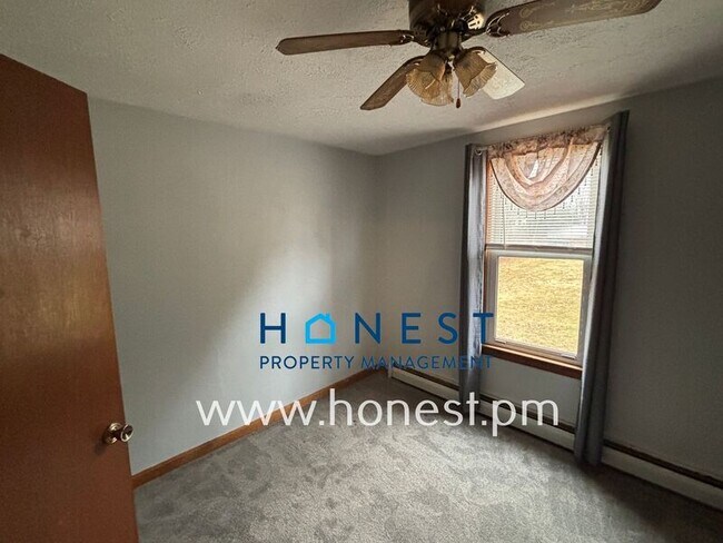 Building Photo - 273 Pond Rd