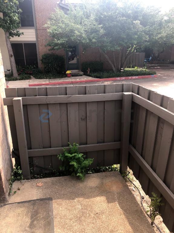 Building Photo - 334 W Harwood Rd