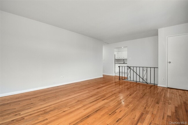 Building Photo - 451 Main St