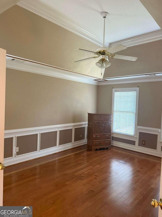 Building Photo - 4000 Hogans Mill Ln