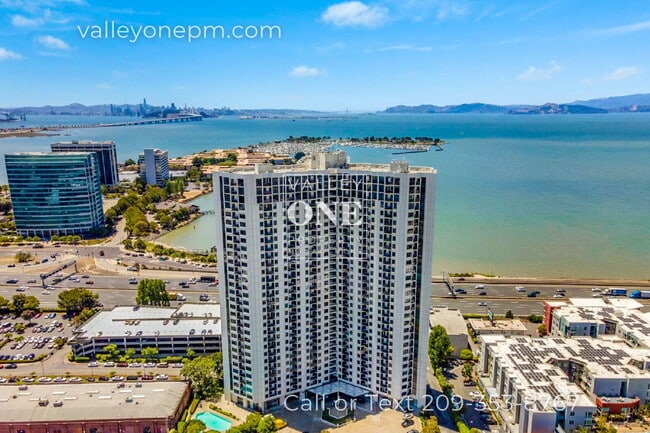 Building Photo - Fully Furnished Condo With Panoramic San Francisco Bay Views and Unbeatable Amenities