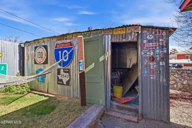 Building Photo - 3703 Cambridge Ave