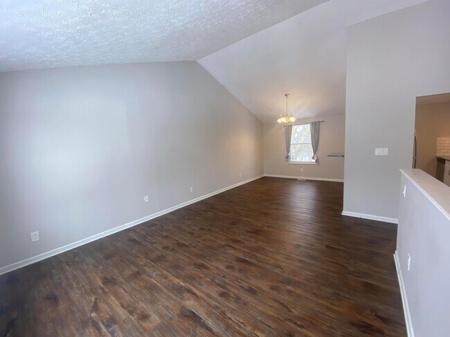 Building Photo - 5970 Almina Dr