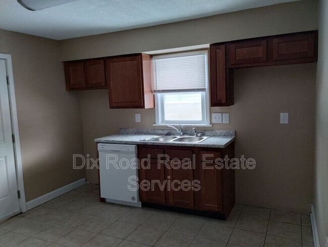 Building Photo - 1724 Parkamo Ave