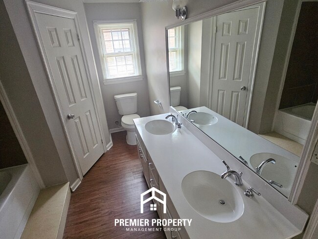 Building Photo - Spacious 3BR/2BA Home in 38115 | Vaulted Ceilings, 2-Car Garage & Back Deck