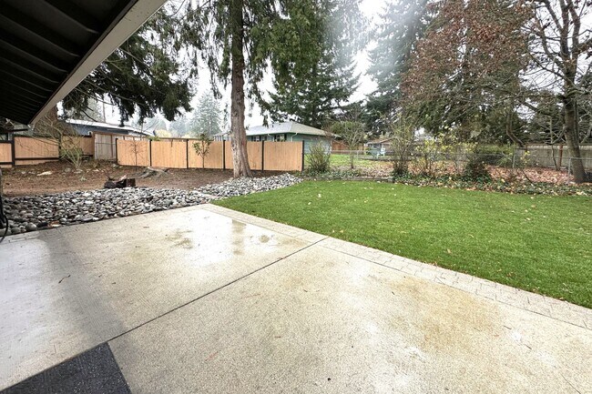 Building Photo - Great house in prime location now available, wont last long!