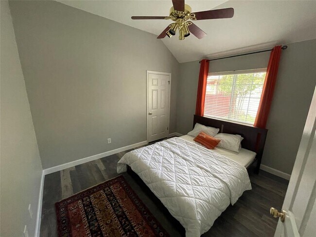 Building Photo - 3023 Bent Tree Loop