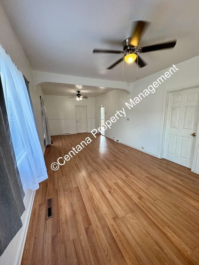 Building Photo - 1528 A St