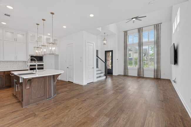 Building Photo - 599 Cypress Vly Ave