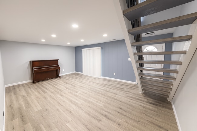 Building Photo - 328 Carmel Woods Dr